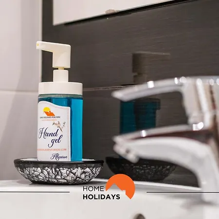 #089 Largo Escola By Holidays